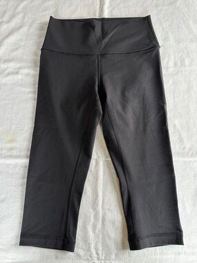 Lululemon Wunder Under 1/2 Tight 6 Black